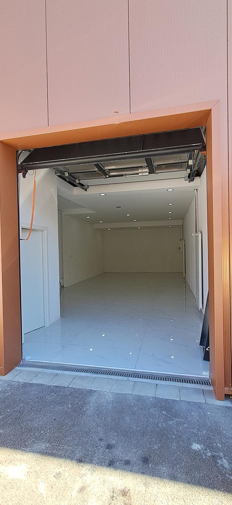 Box von 60 m2 in Crissier (2)