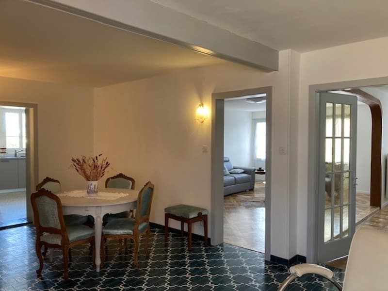 Ampio appartamento di 6.5 locali ristrutturato, charme di villaggio a Yens, vicino a Morges (3)