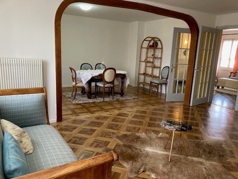 Ampio appartamento di 6.5 locali ristrutturato, charme di villaggio a Yens, vicino a Morges (5)