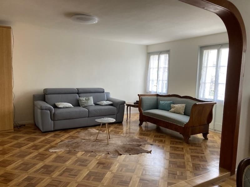 Ampio appartamento di 6.5 locali ristrutturato, charme di villaggio a Yens, vicino a Morges (7)