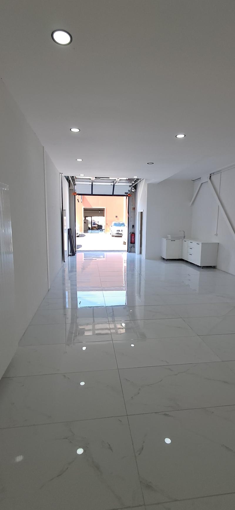 Box de 60 m2 à Crissier (4)
