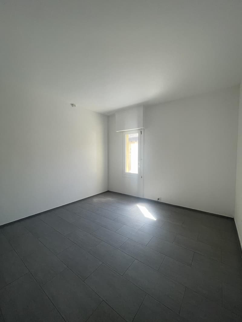 In Affitto ? Ufficio / Locale Professionale a Bogis-Bossey (2)