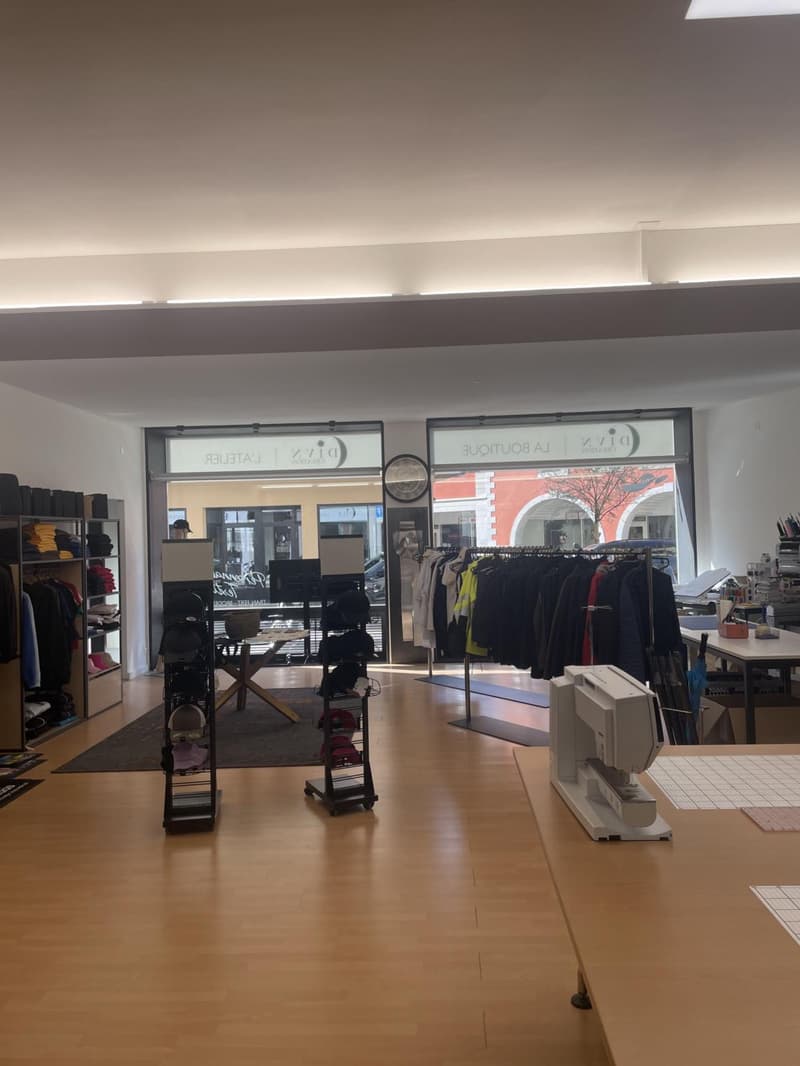 Arcata Commerciale di 140 m2 nel Cuore di Nyon (5)