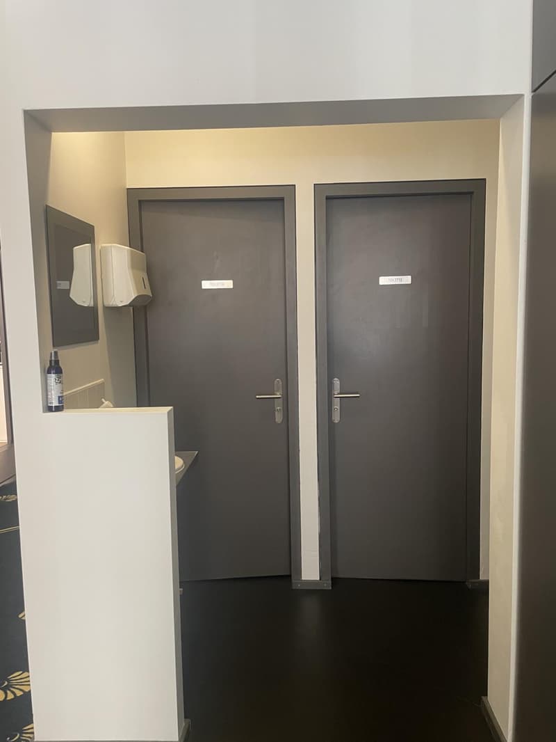 Lokal Gewerbeimmobilie von 95 m2 im Herzen von Nyon (9)