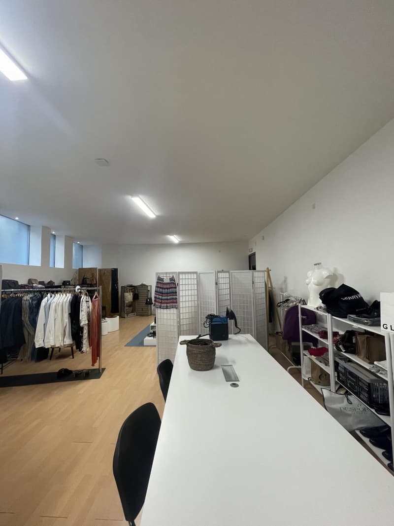 Lokal Gewerbeimmobilie von 95 m2 im Herzen von Nyon (4)