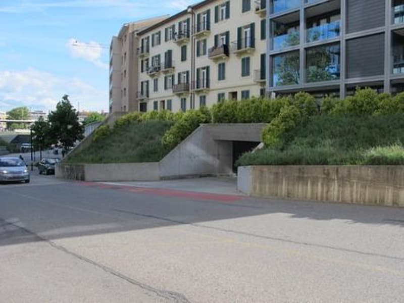 Posto auto interno nel cuore di Nyon (1)