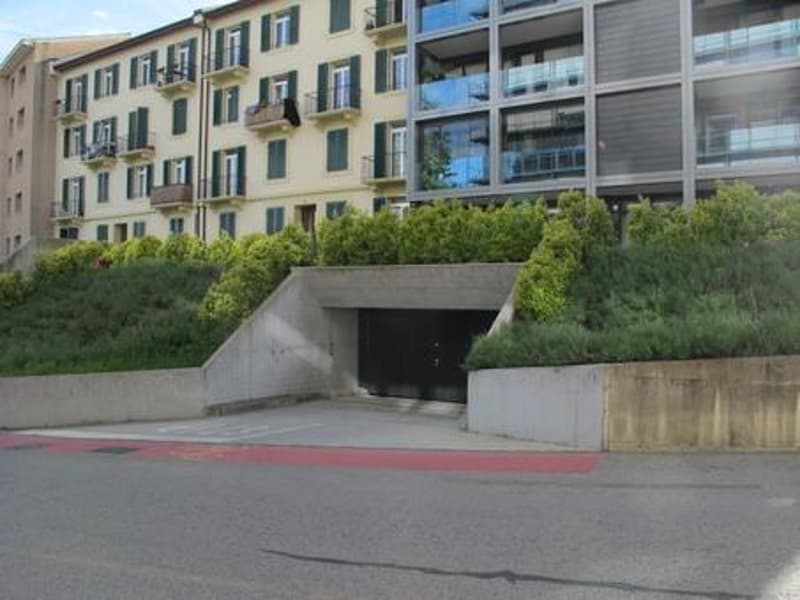 Posto auto interno nel cuore di Nyon (2)