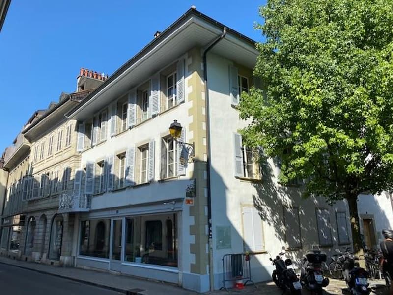 ARCADE COMMERCIAL DI 120 M2NEL CUORE DI NYON (2)