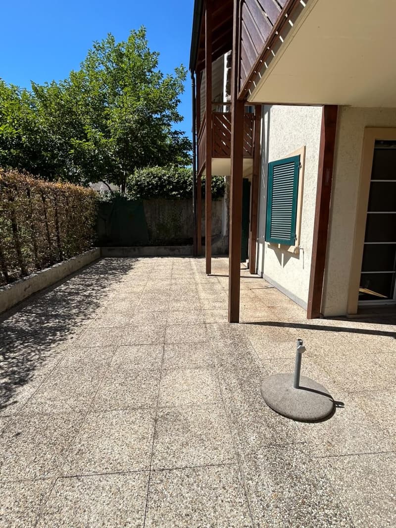 GROßARTIGES 5.5 MIT TERRASSE IN PRANGINS (8)