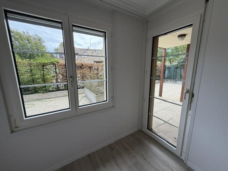 MAGNIFIQUE 5.5 AVEC TERRASSE - PRANGINS (12)
