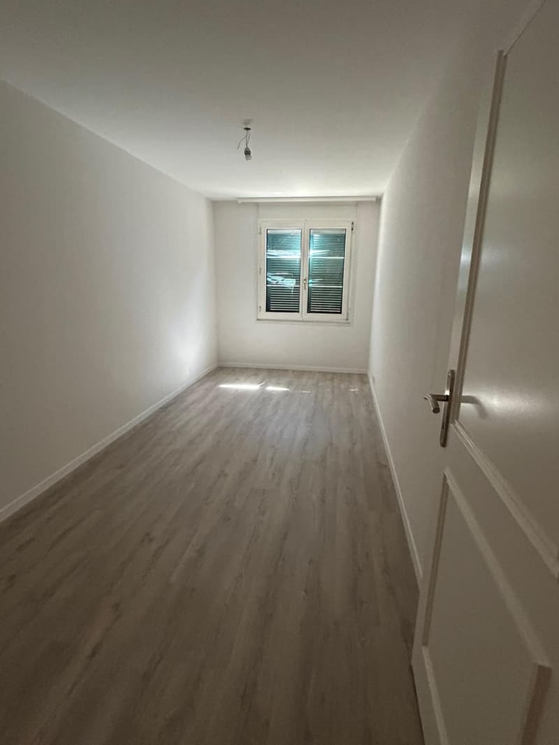 GROßARTIGES 5.5 MIT TERRASSE IN PRANGINS (7)