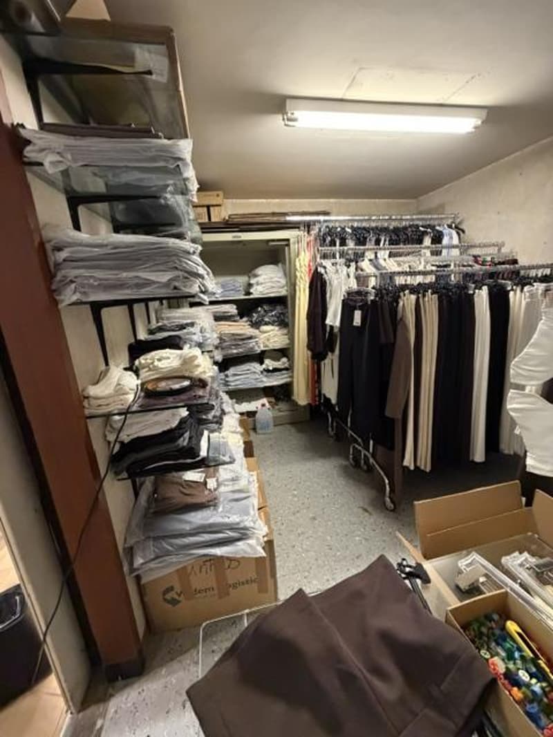 ARCADE-MAGASIN D'ANGLE - 80 M2 - NYON CENTRE/ZONE PIETONNE (10)