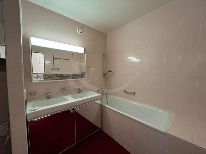 Exclusive attic occupying the entire floor with large terrace in the heart of Perly (8)