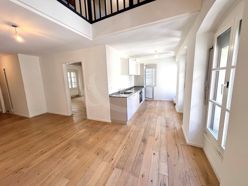 Elegant duplex loft in the heart of Geneva - just a few steps from Quais des Bergues (2)