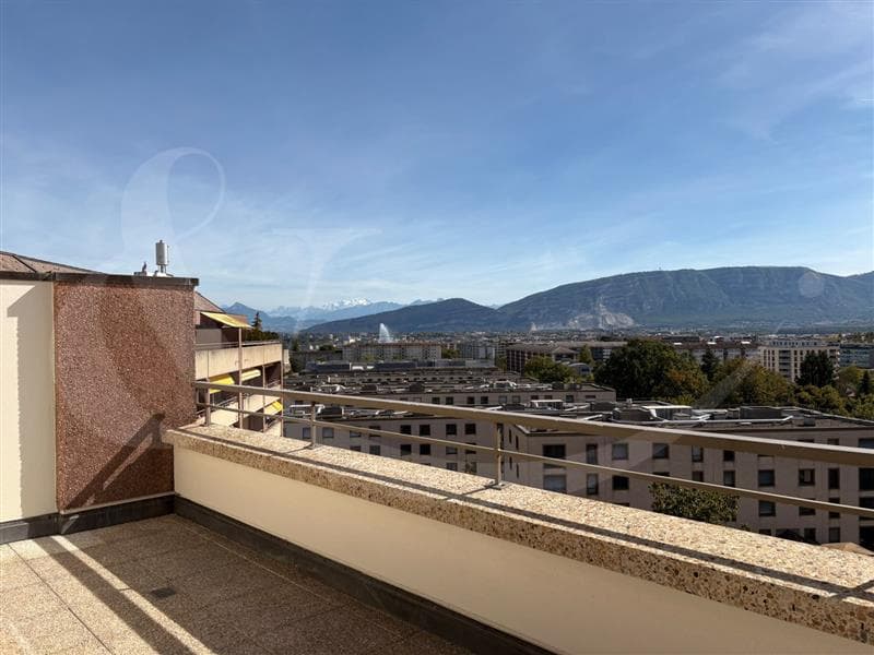 Rue Maurice-Braillard 40, Magnifique duplex traversant avec vue panoramique sur Genève, les Alpes et le Jura (2)
