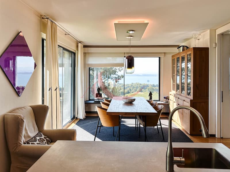 Villa d'eccezione con piscina interna e vista mozzafiato (4)