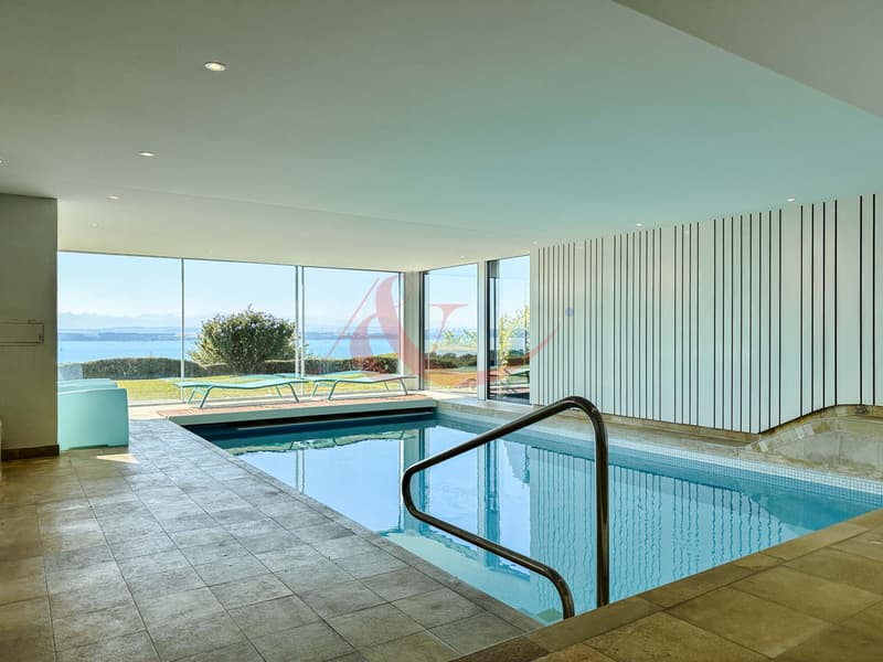 Villa d'eccezione con piscina interna e vista mozzafiato (10)