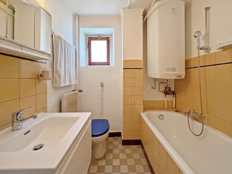Vallorbe, Mietshaus mit 3 Wohnungen (8)