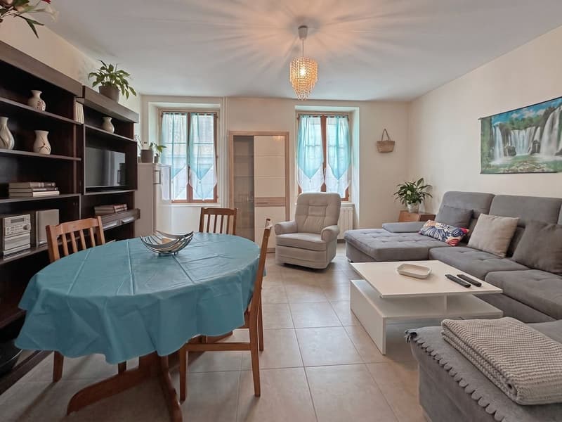 Vallorbe, Mietshaus mit 3 Wohnungen (9)