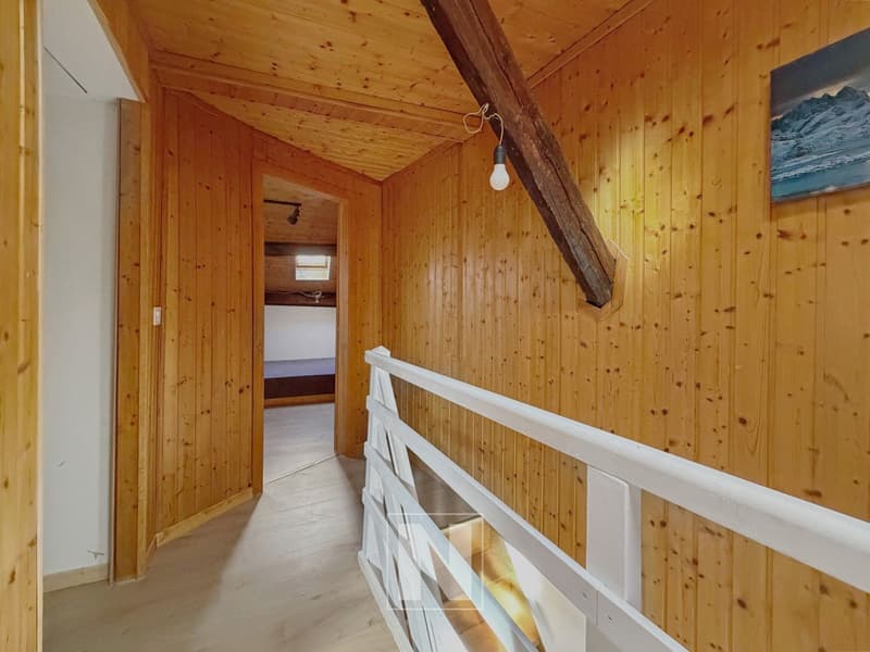 Orbe, semi-detached house of approximately 215 m2, consisting of two apartments (11)