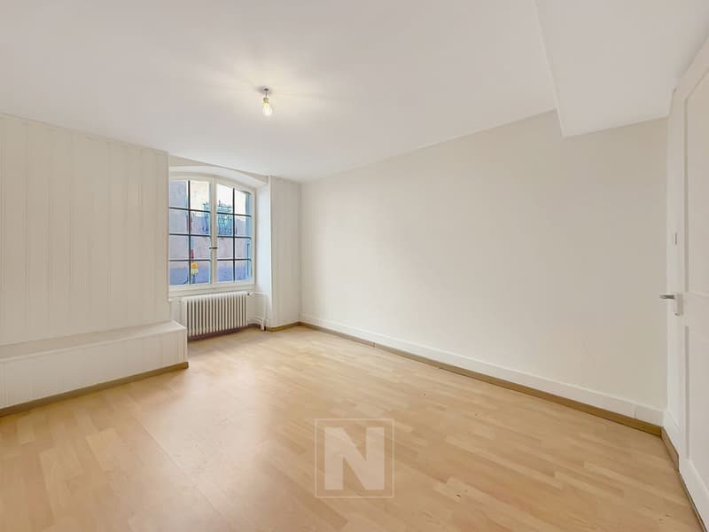 Orbe, semi-detached house of approximately 215 m2, consisting of two apartments (7)