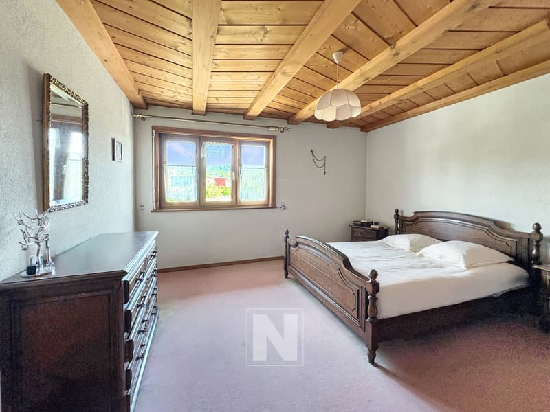 Mixed Property - 150m2 Apartment and Large Warehouse (5)