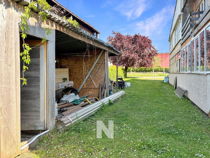 Mixed Property - 150m2 Apartment and Large Warehouse (11)