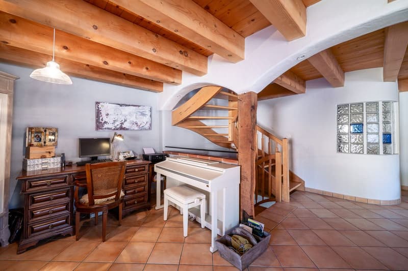 Casa di circa 180 m2 con 2 appartamenti a Valeyres-sous-Ursins (8)