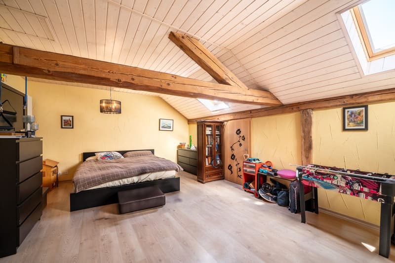 Casa di circa 180 m2 con 2 appartamenti a Valeyres-sous-Ursins (13)
