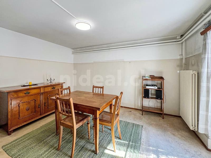 Bursins, altes Haus mit 8 Zimmern auf ca. 254 m2 Wohnfläche (9)
