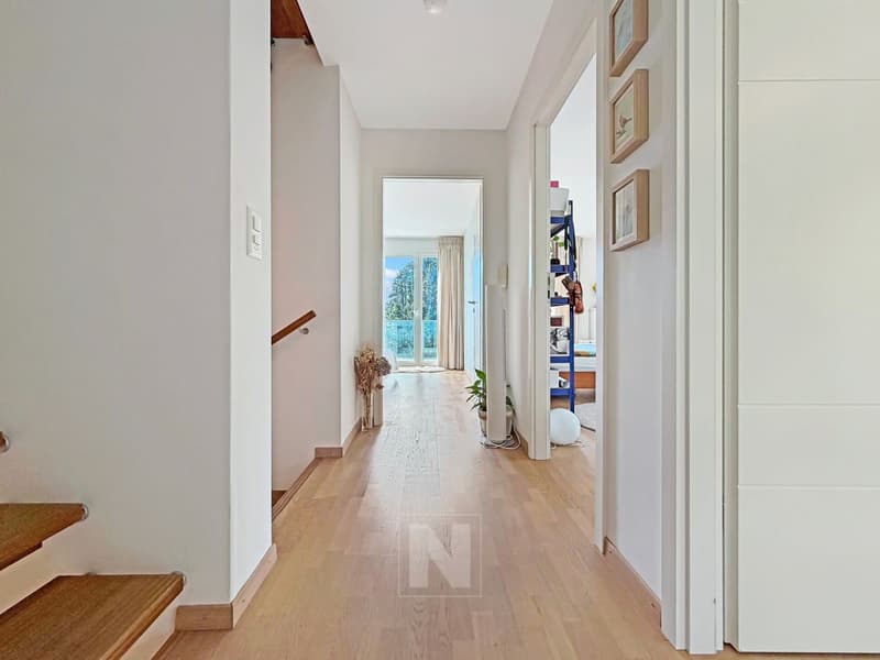 Maison mitoyenne moderne de 6 pièces à vendre à Belmont (11)