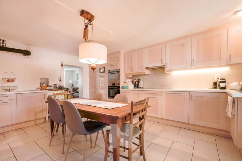 Begnins - Village house with 5.5 rooms and 163m2 living space with expansion potential (5)