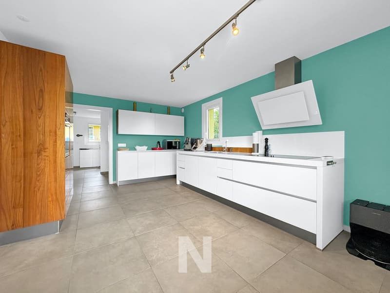 Maison individuelle de 6,5 pièces, d'environ 170m2 avec piscine (4)
