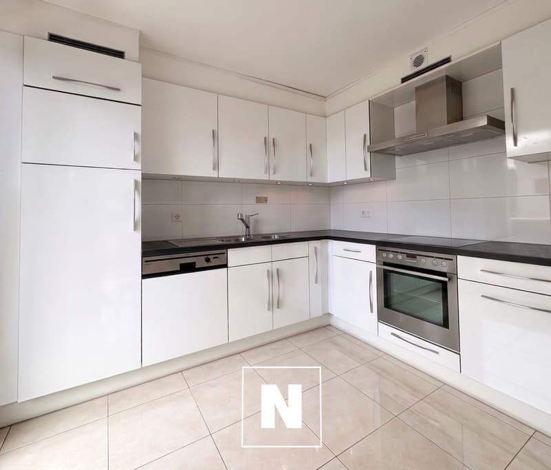 Attika-Wohnung mit 4,5 Zimmern zum Verkauf in Lausanne - 127 m², großer Balkon (2)
