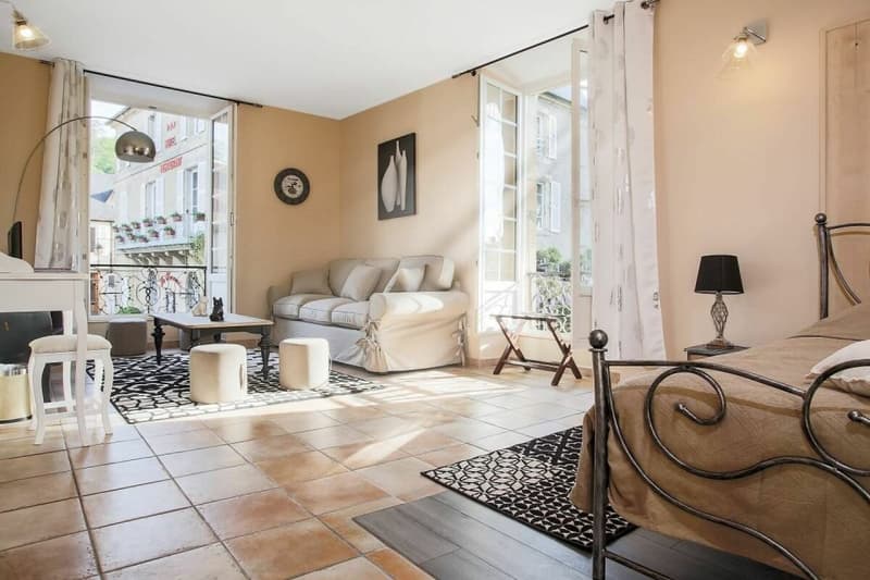 Proprietà con 20 locali a Montignac (4)