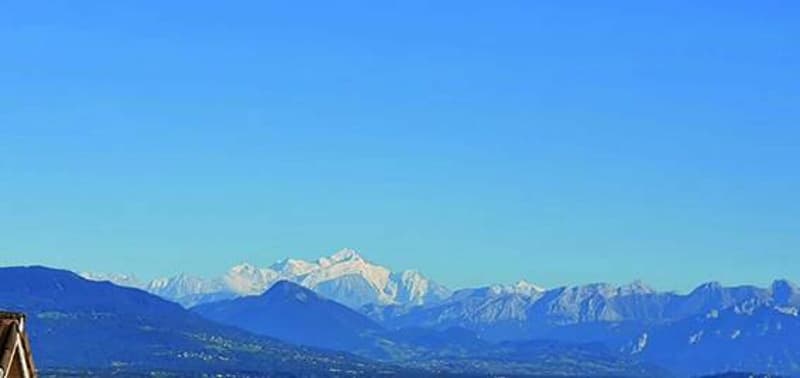 Villa indipendente con 9 locali a Sauverny (2)