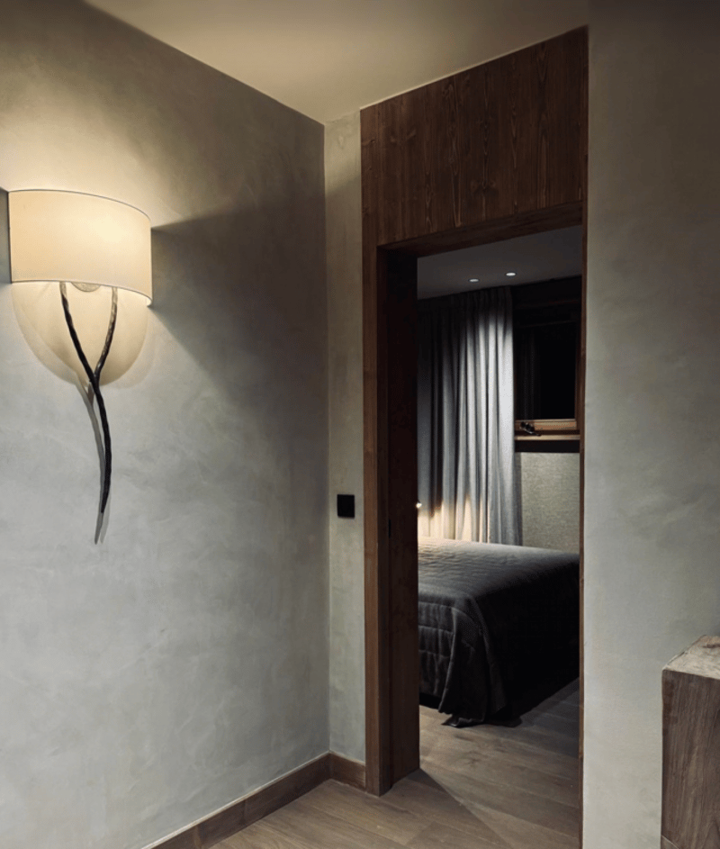 Contemporary Alpine Chalet with Private Wellness Area in Megève (3)