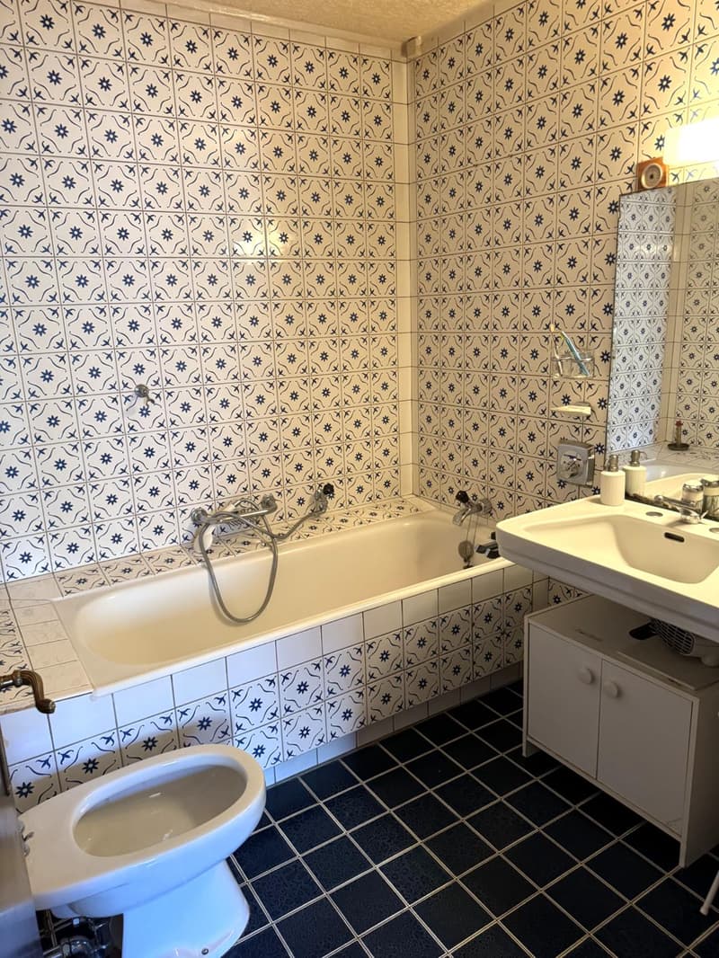 Individual villa with pool, to be renovated (7)