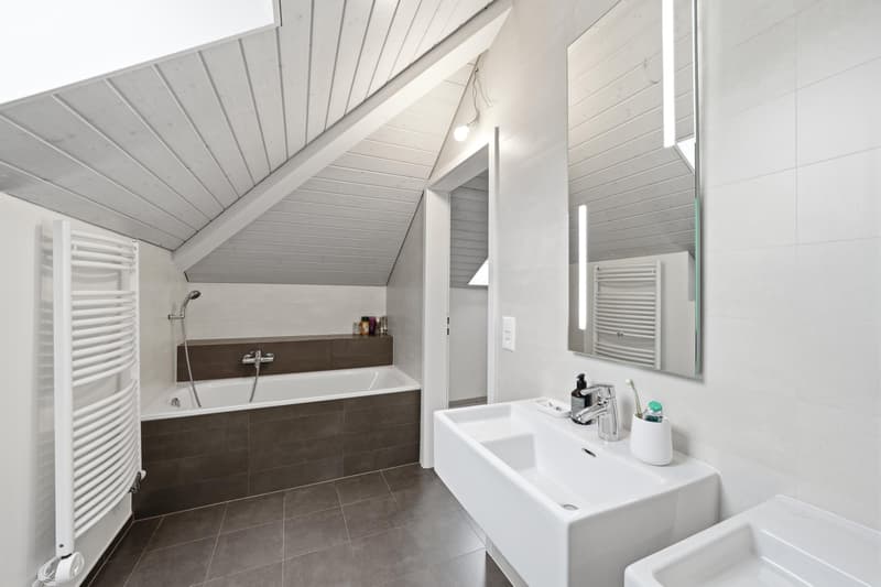 Beautiful village house with pool and garden (13)