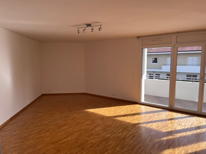 Wohnung mit 3.5 Zimmern und Balkon (3)