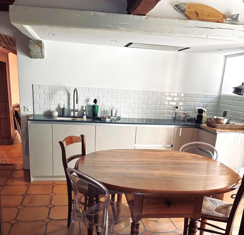 Magnifique appartement de 6.5 pièces dans maison de village, accès grand jardin privatif (7)