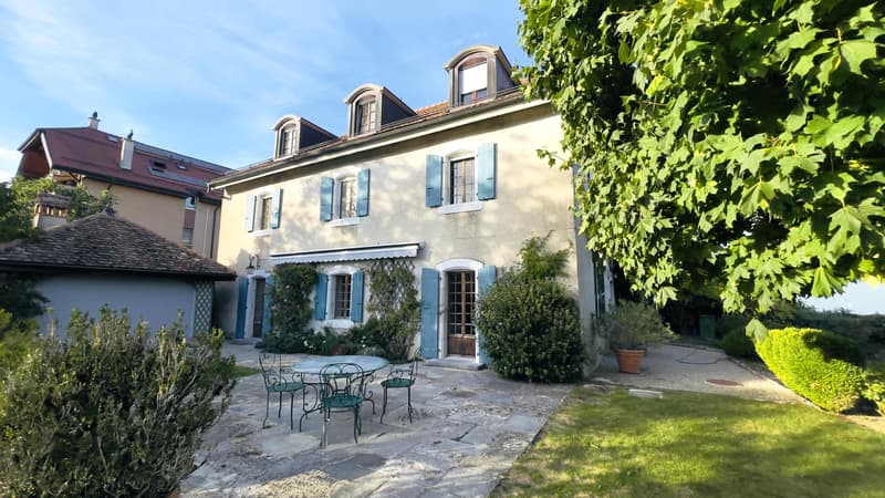 Magnifique propriété de 6,5 pièces dans un corps de ferme avec grand jardin privatif (1)