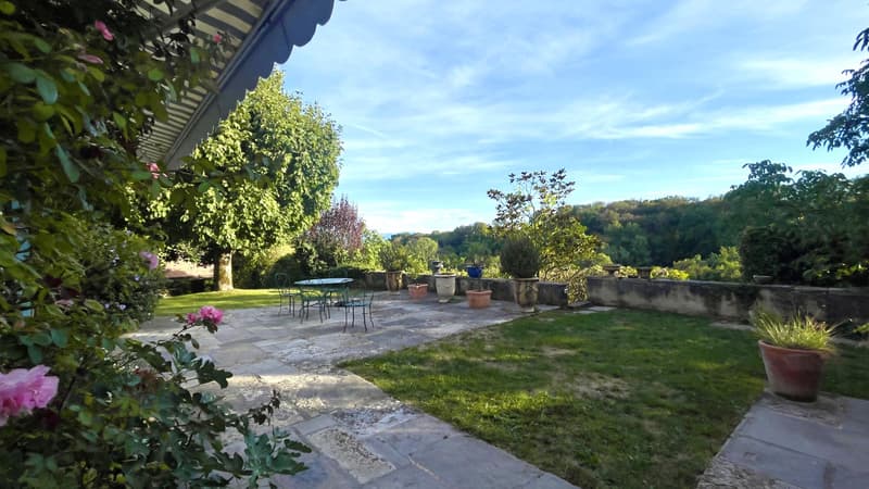 Magnifique propriété de 6,5 pièces dans un corps de ferme avec grand jardin privatif (4)