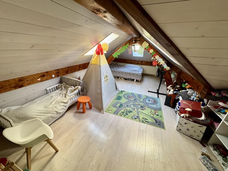 Grand duplex de 5.5 pièces avec balcon au coeur de Nyon (8)