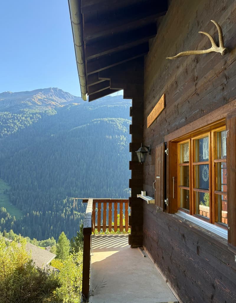 Chalet de 6.5 pièces avec vue panoramique sur les montagnes à Anniviers (1)
