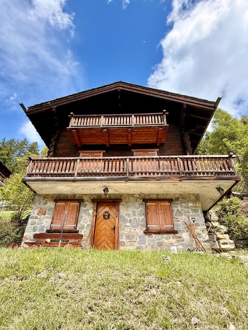 Chalet de 6.5 pièces avec vue panoramique sur les montagnes à Anniviers (1)