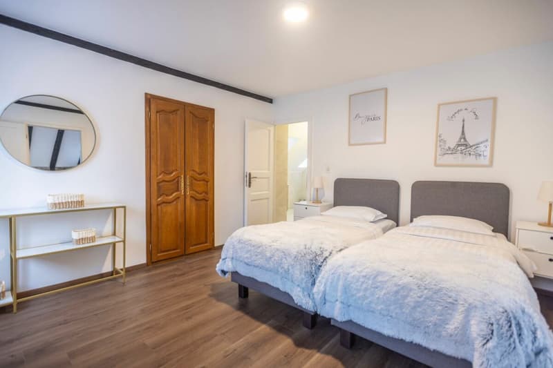 Hotel opportunity in the heart of the watchmaking capital (13)