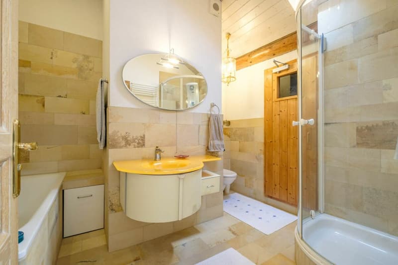 Haus mit viel Charme im Herzen von Laconnex (10)