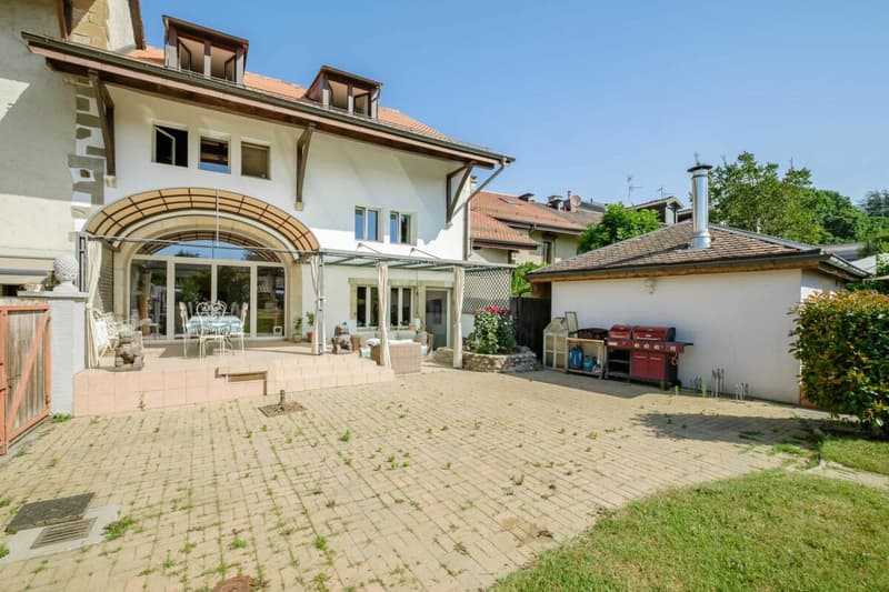 Haus mit viel Charme im Herzen von Laconnex (1)