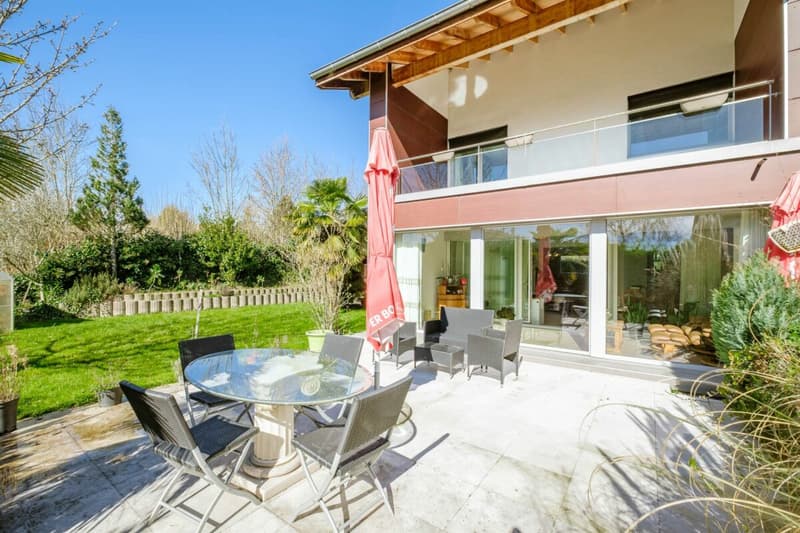 Villa angolare con giardino di 300 m² - 4 camere da letto (2)